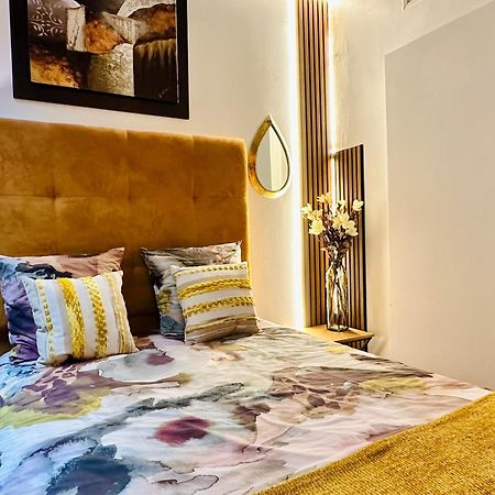 Studio Design By Kenzo Near Notre Dame Paris Exterior foto