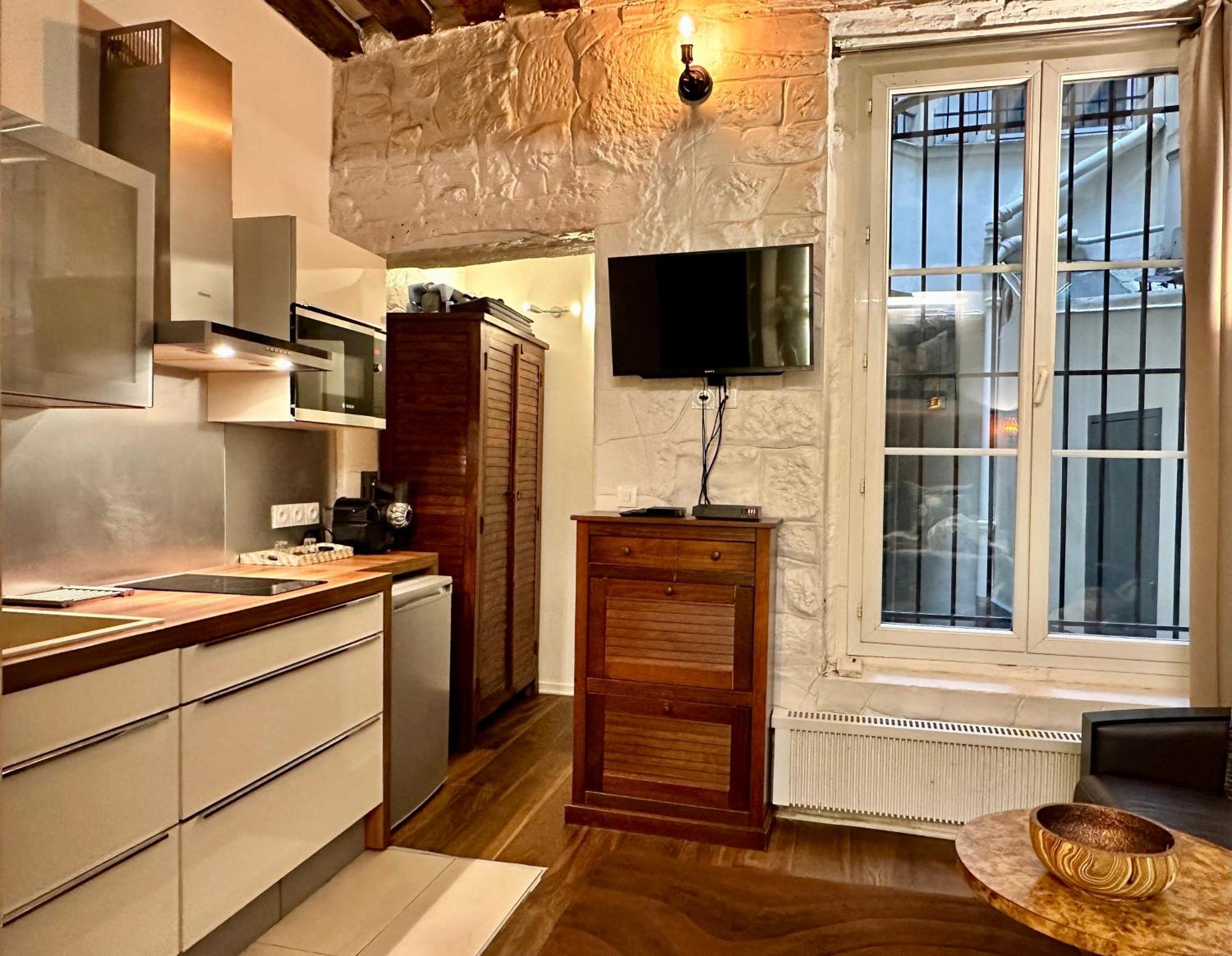Studio Design By Kenzo Near Notre Dame Paris Exterior foto